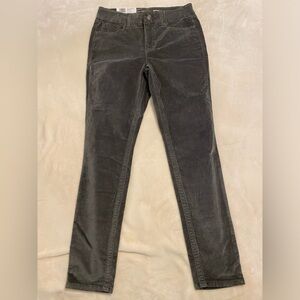 Seven 7 Tummyless high rise skinny velvet pants. NWT. SIZE 8